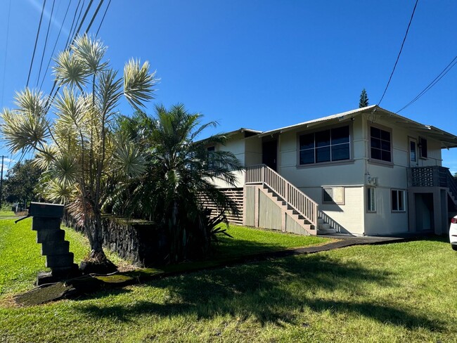 Building Photo - 4 Bedroom 2 Bath Spacious Yard