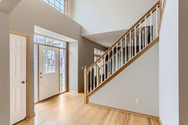 Foto del edificio - 516 Lincoln Drive Ne, St. Michael, MN, 55376