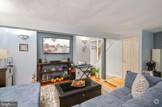 Building Photo - 15017 Oak Crest Ct