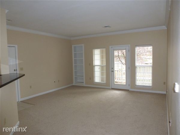 Building Photo - 194 Babbling Brook Ln