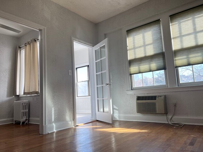 Foto del edificio - 2032 Belmont Rd NW