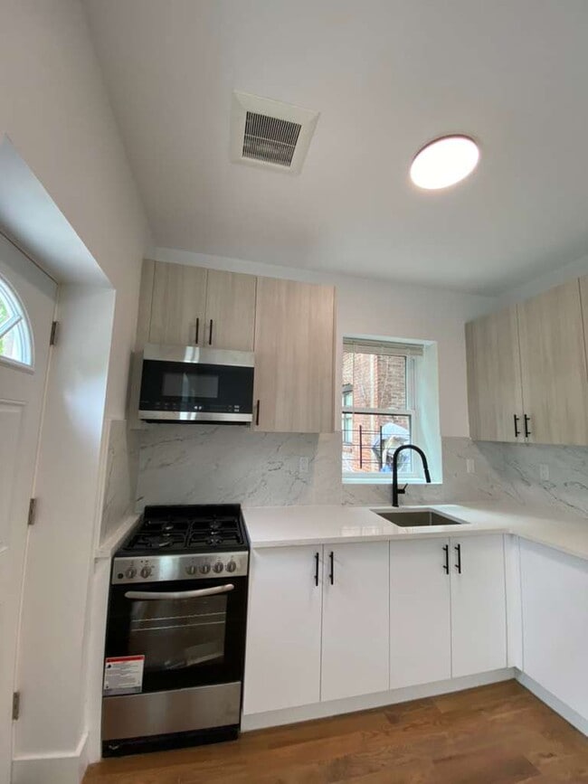 Foto del edificio - 286 Hawthorne Ave