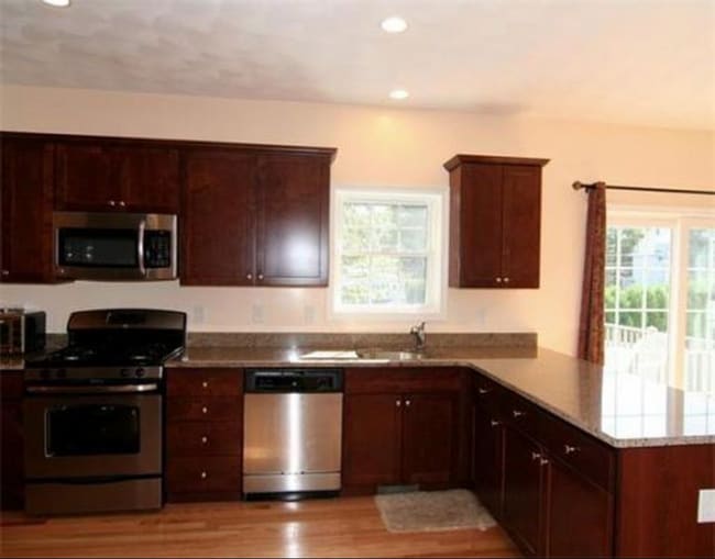 Building Photo - 10 Blue Jay Cir