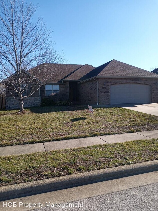 Primary Photo - 4 br, 2 bath House - 212 N Leann Dr