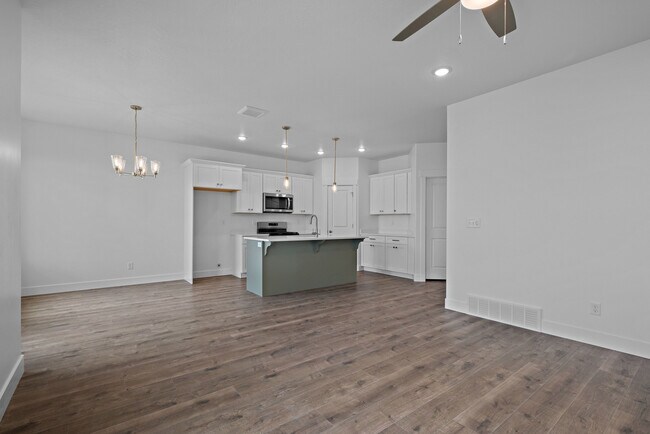 Building Photo - 662 S 4500 S