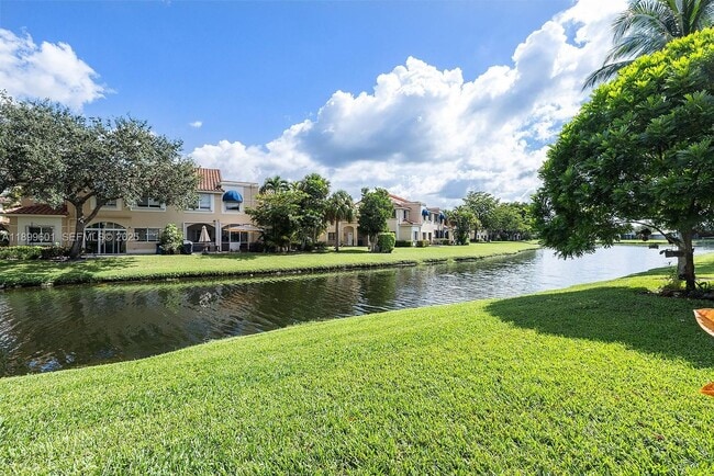 Building Photo - 428 Lakeview Dr