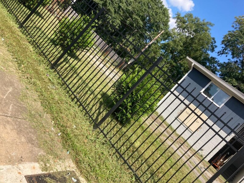 Primary Photo - 2882 Harris St