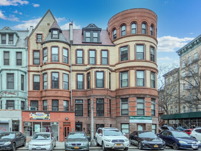 Foto del edificio - 719 Saint Nicholas Ave
