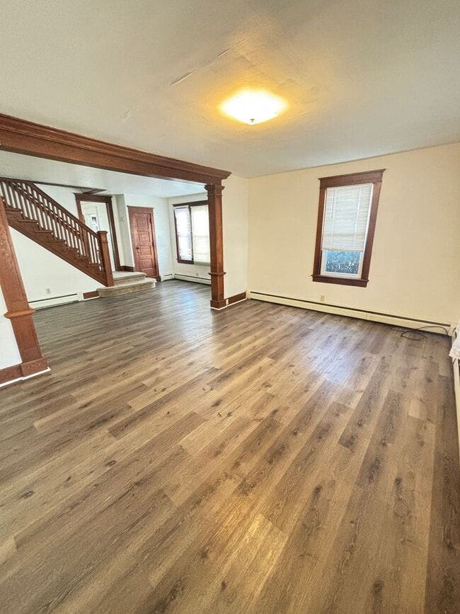 Foto del edificio - Charming Craftsman-Style Split Home – 3 Bedrooms, 1 Bath