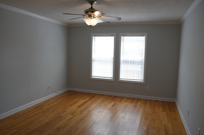 Building Photo - 211 Red Cross St