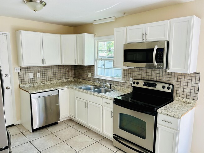 Building Photo - 334 Longhorn Dr