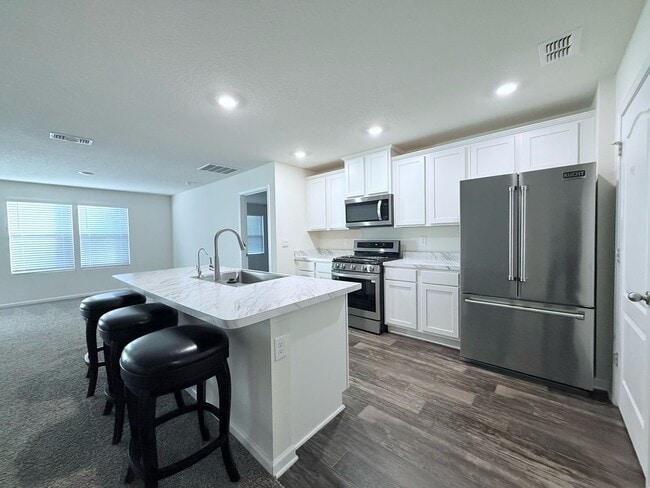 Foto del edificio - 313 Jarama Cir