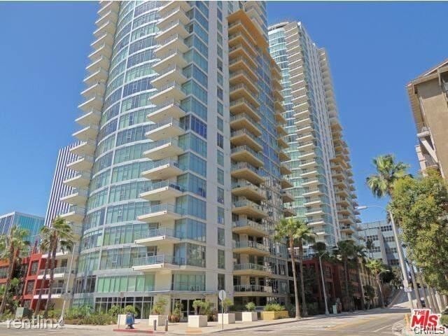 Building Photo - 411 W Seaside Way