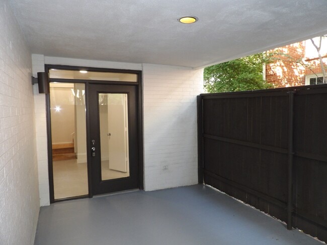 Building Photo - 3910 Buena Vista St