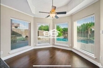 Building Photo - 9120 Nob Hill Dr