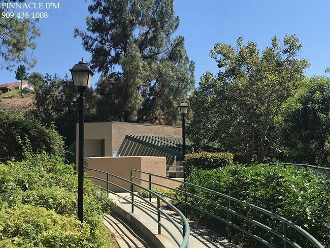 Building Photo - 2900 Malaga Cir #B