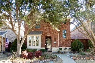 Building Photo - 1704 Estacado Dr