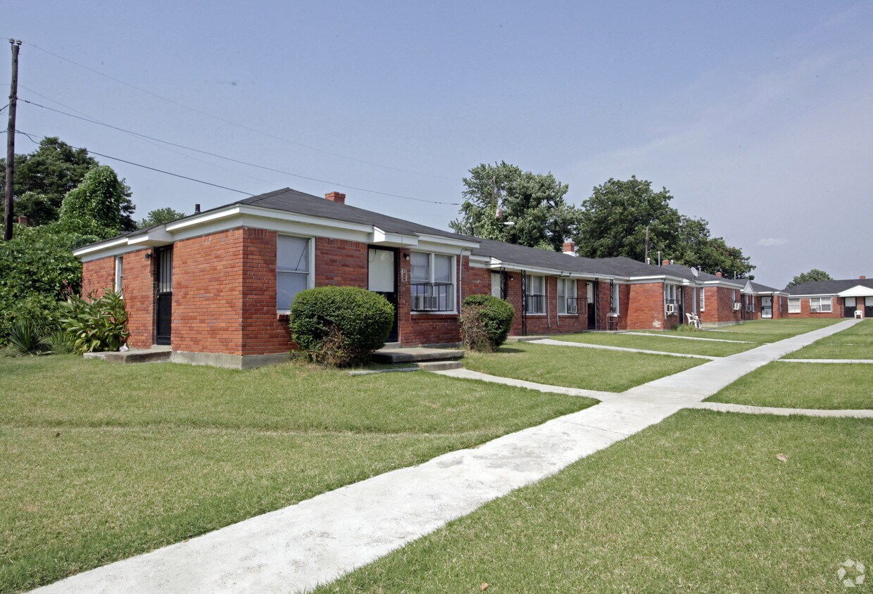 Building Photo - 2196 Castex St