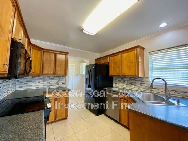 Foto del edificio - 5842 Bayou Dr