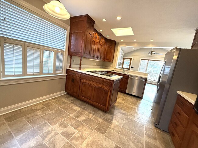 Foto del edificio - Spacious 3 Bedroom 2 Bath Home