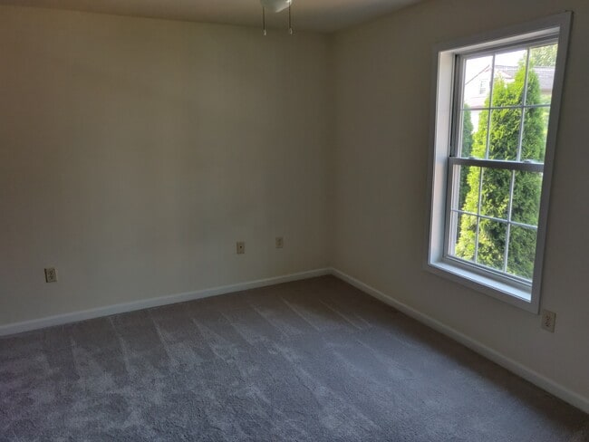 Building Photo - 714 Glenwood St
