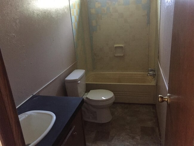Building Photo - 30 Volewood Ln