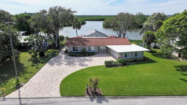 Building Photo - 778 Nassau Rd