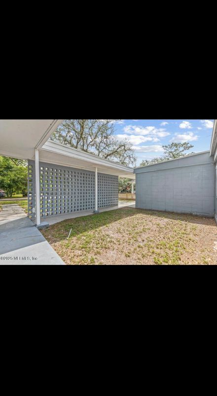 Foto del edificio - 9106 Jefferson Ave