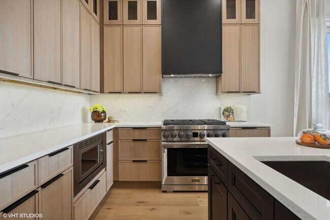Foto del edificio - 3739 N Clifton Ave