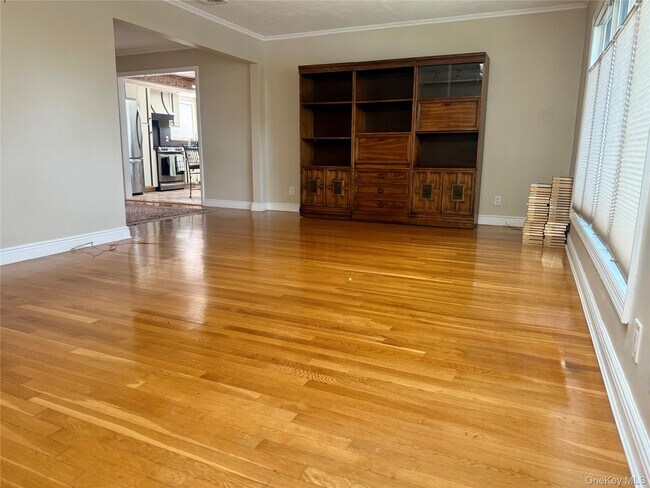 Foto del edificio - 3412 Emeric Ave