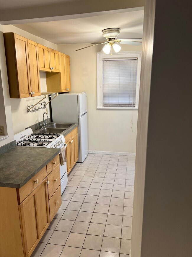 Kitchen - 51 S Clinton St
