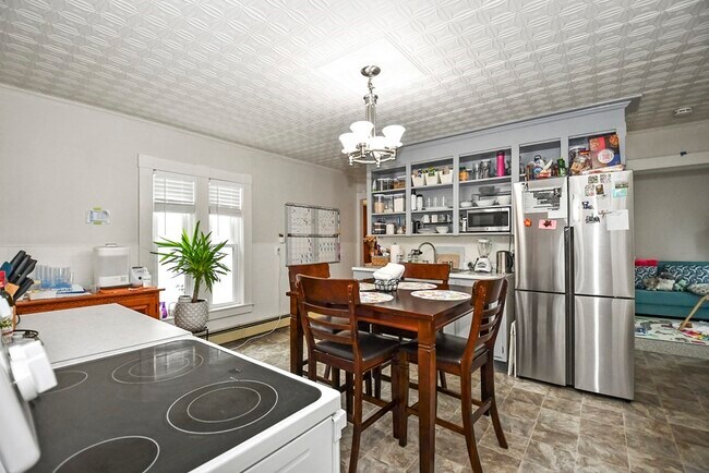 Building Photo - 107 Myrtle St