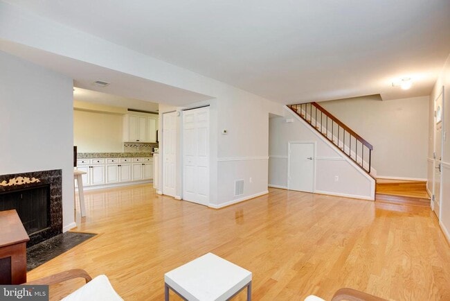 Building Photo - 10605 Summer Oak Ct