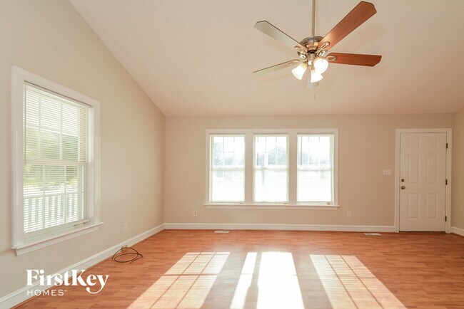 Building Photo - 118 S Ridge Dr
