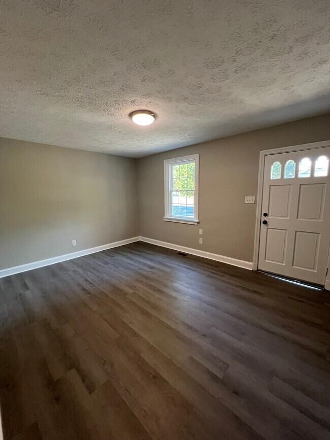 Building Photo - 4501 Chipoax Ave