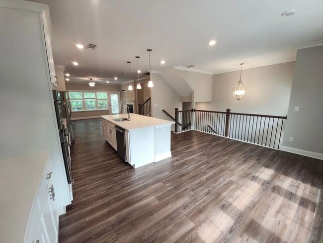 Building Photo - 4560 Mikajack Dr SE