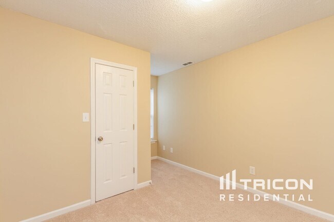 Building Photo - 4033 Old Glory Dr