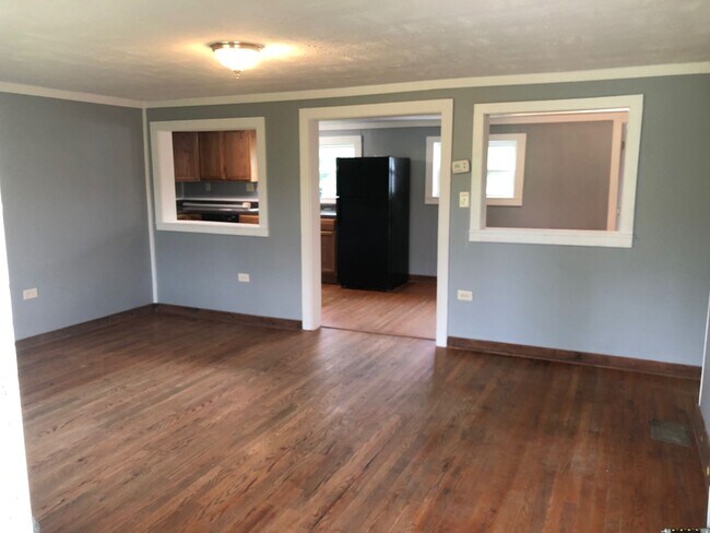 Building Photo - 2 Bedroom 1 Bath Home located in Baileyton...