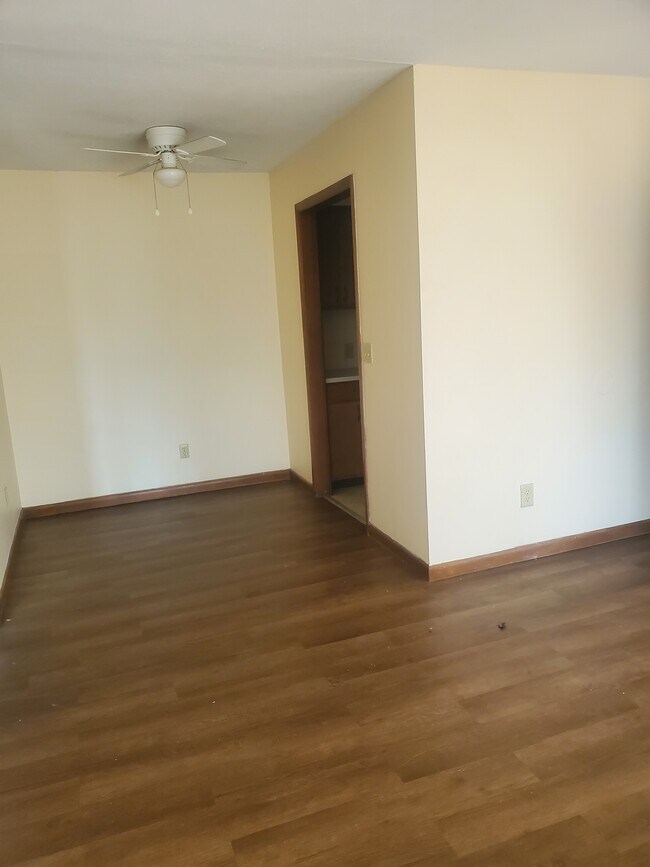 Foto del edificio - 1234 E Elm St