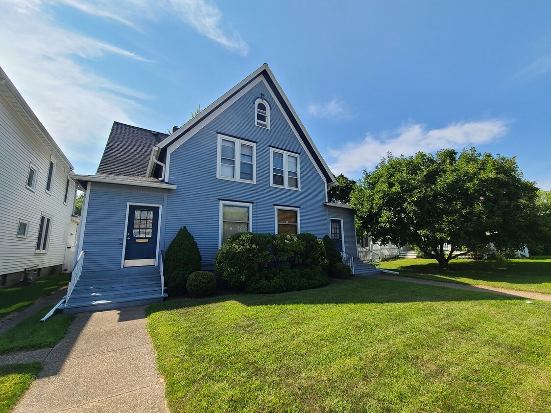 Primary Photo - 3 Bedroom, One Bath Duplex in St. Joseph