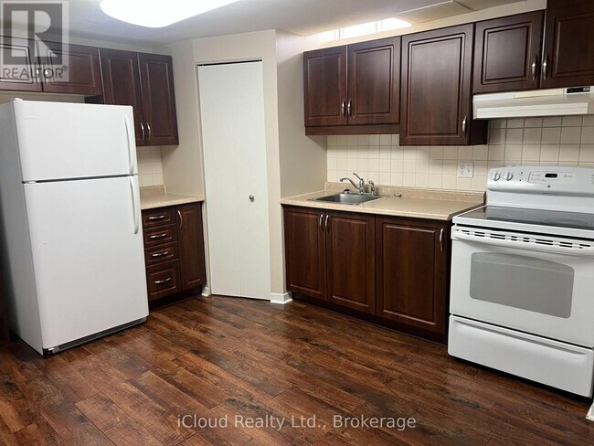 Photo du bâtiment - 82 Judith Crescent