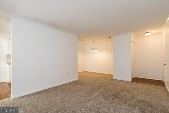 Building Photo - 9565 Battery Heights Blvd
