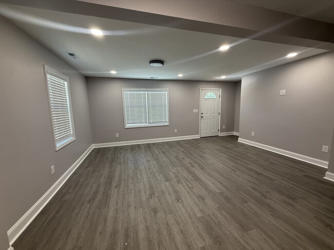Foto del edificio - 251 Booth Ave