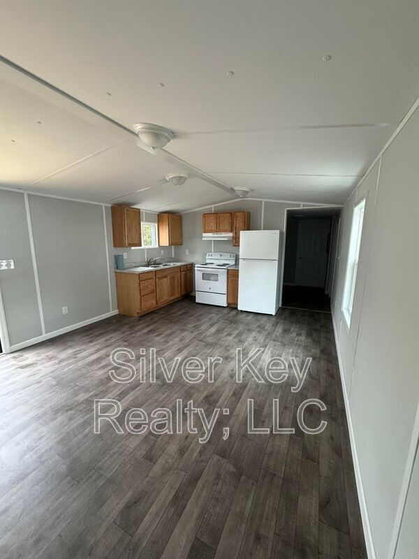 1004 S Jackson St, Athens, TN 37303 House Rental in Athens, TN