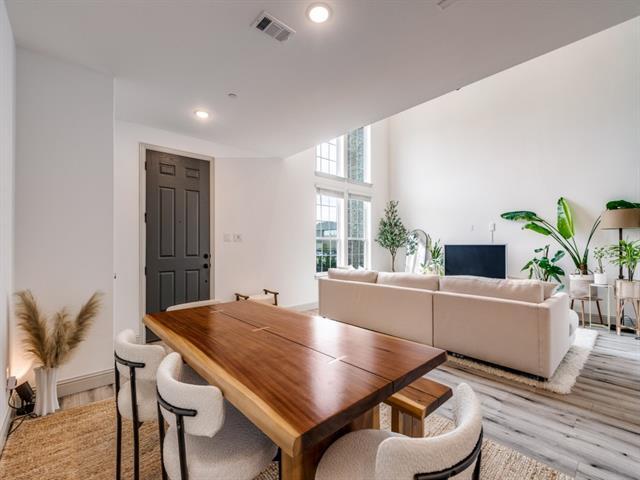 Foto del edificio - 8785 Phoebe Rd
