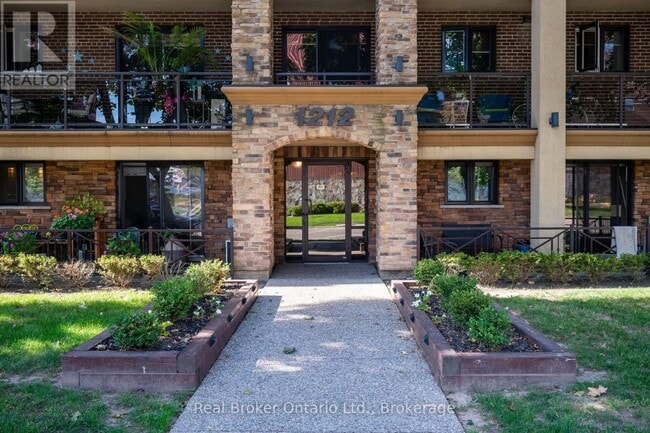 Building Photo - 1212 Fennell Ave E