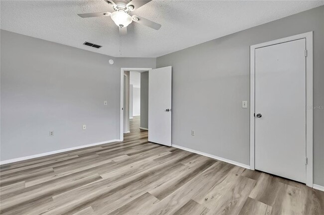 Foto del edificio - 2453 Keeport Dr