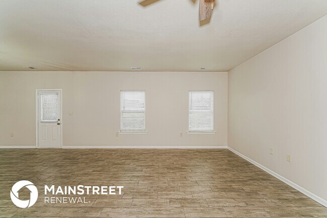 Foto del edificio - 360 Clover Cir