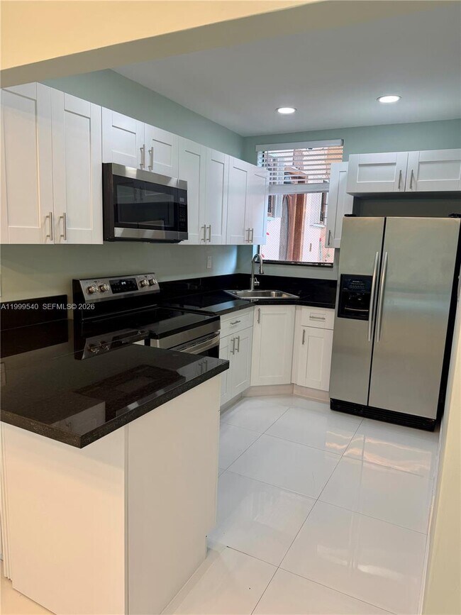 Foto del edificio - 5888 W 25th Ct