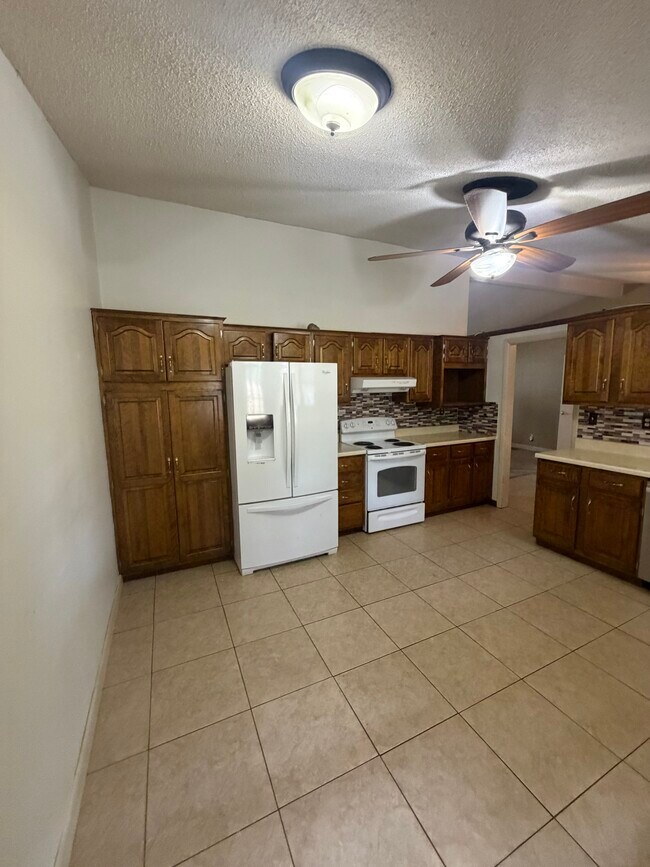 cocina - 3301 Canterbury Dr